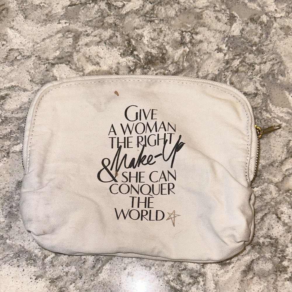 💄 Charlotte Tilbury Lip Print Makeup Bag – White Canvas Cosmetic Pouch